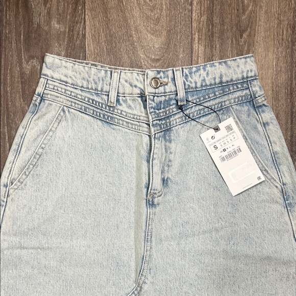 Zara Light Wash Denim skirt - Picture 2 of 4